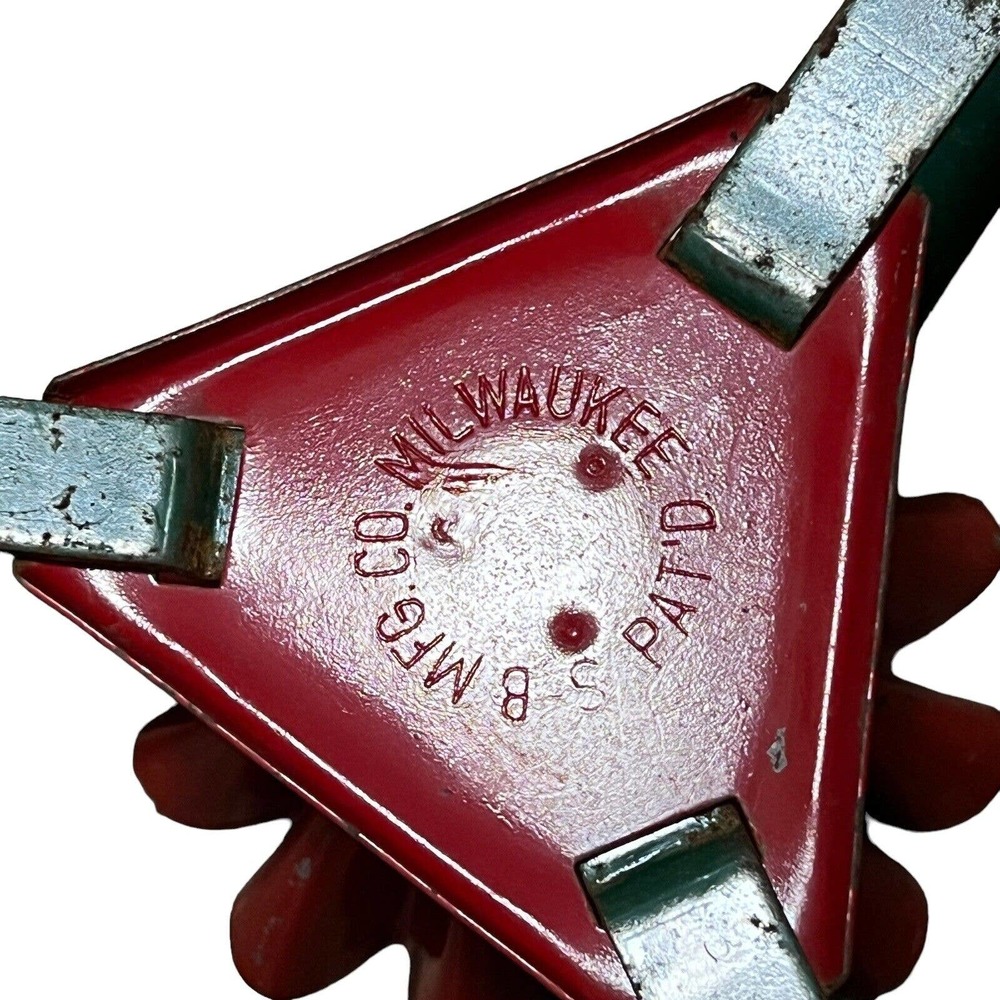 S&B Mfg. Co Milwaukee Christmas Tree Stand Fluted Red Green Metal Vintage 1950's - Picture 8 of 8